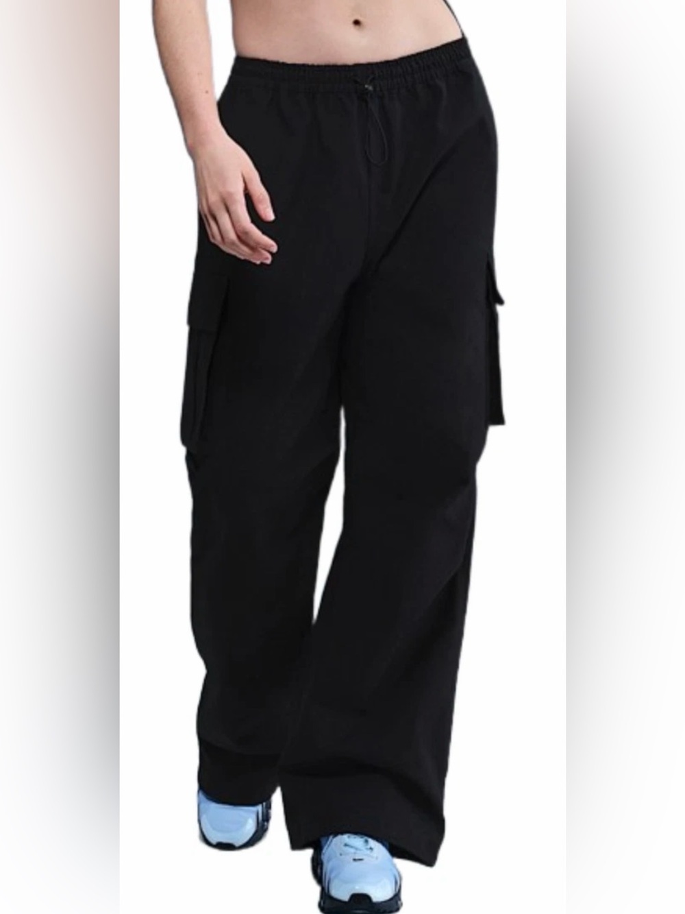 Nike Sportswear Women's Mid-Rise Oversized Woven Cargo Pants (Black/Sail) Small